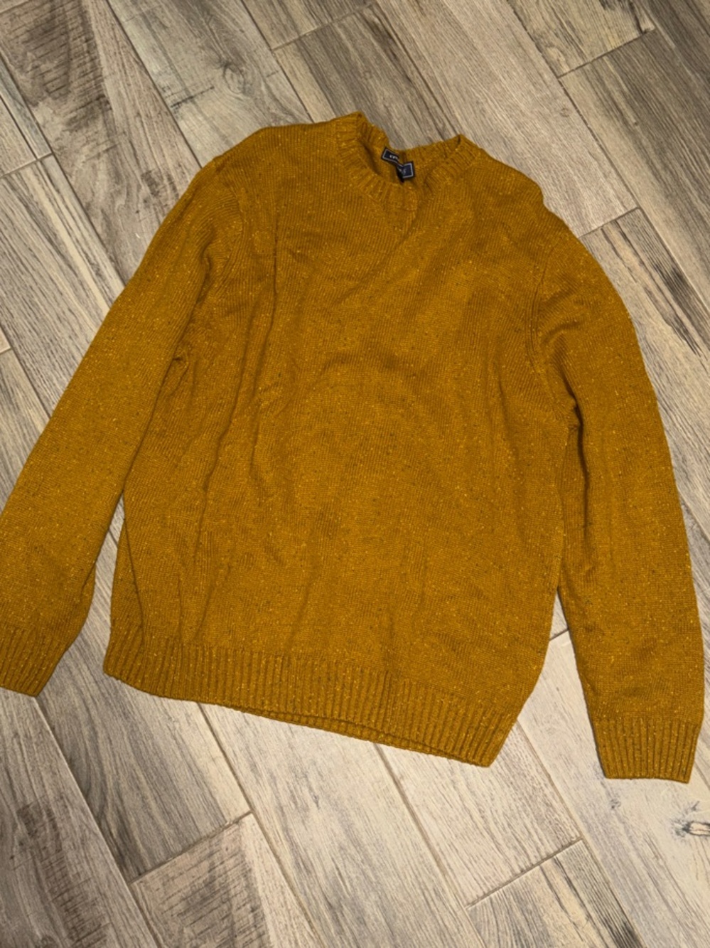 crown & ivy Men's Crewneck Sweater in Mustard